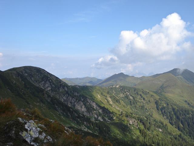 18 ueber diesen Kamm werden wir entlang wandern.JPG